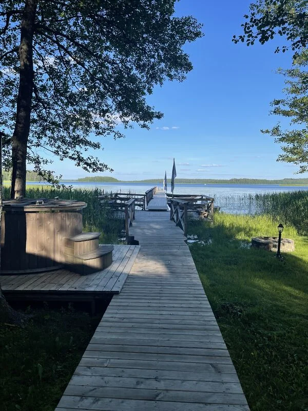 Tiltas į ežero pusę